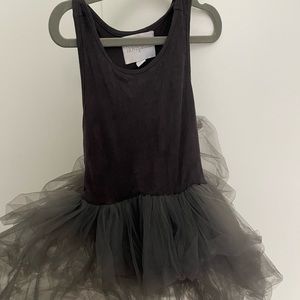 Gorgeous tutu in little kid size 6 from Iloveplum.  Like new condition.